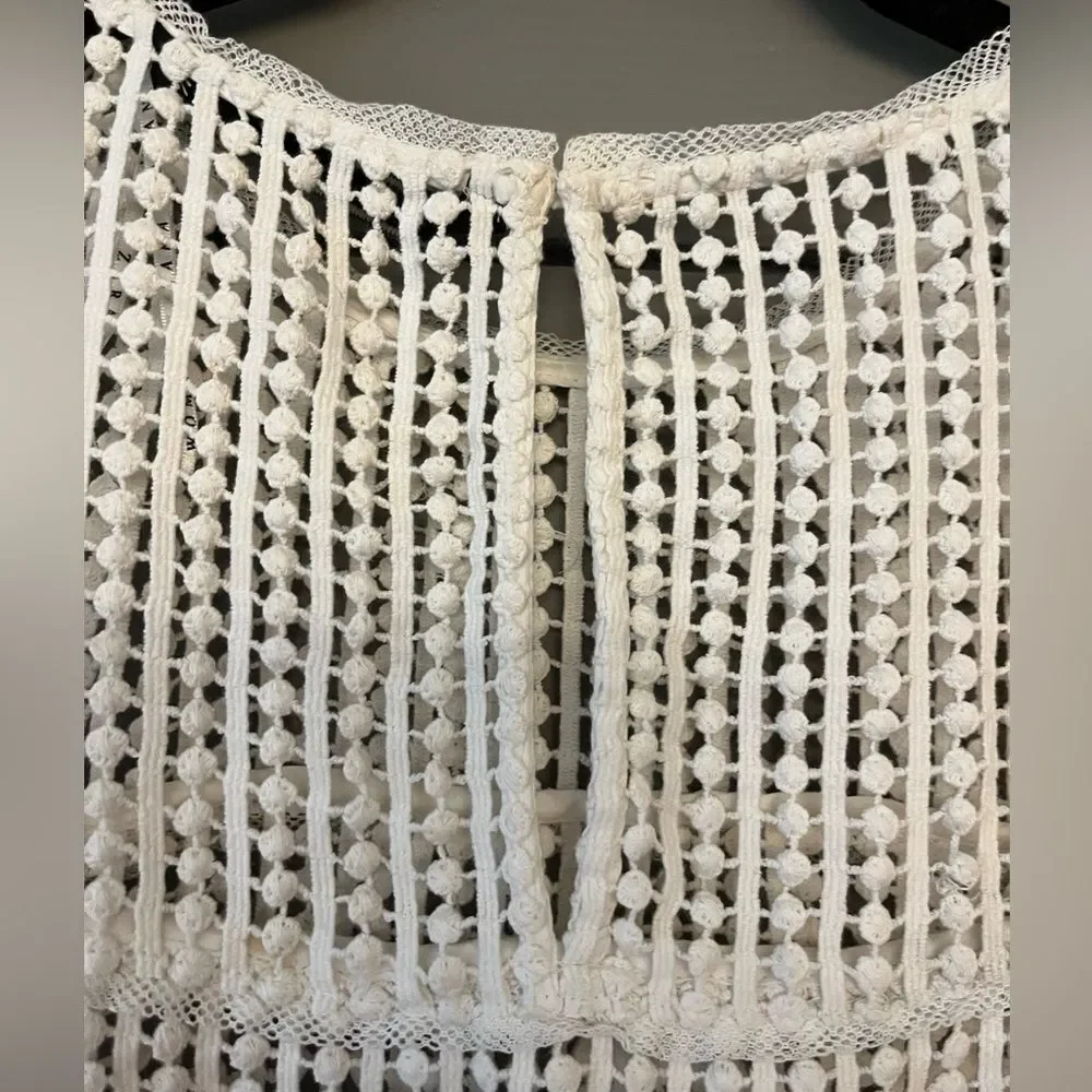 Zara Cream White Crochet long sleeve slightly cropped size Small‎ EUC